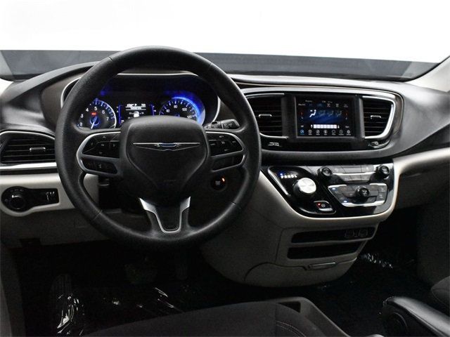 2021 Chrysler Voyager L FWD - 22953719 - 11