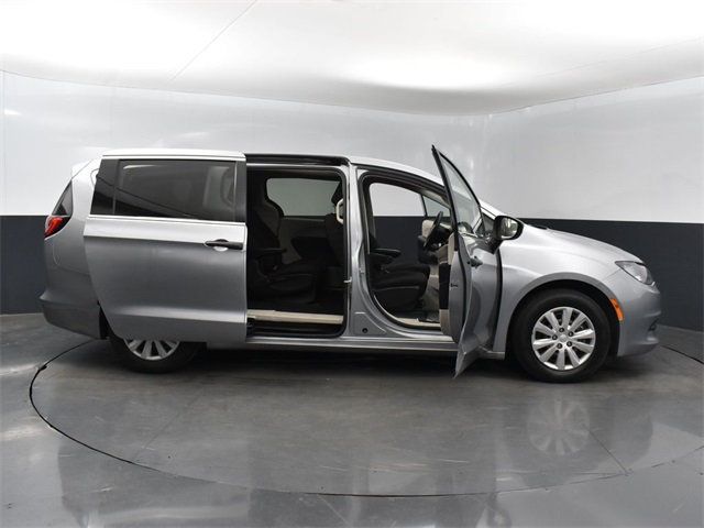 2021 Chrysler Voyager L FWD - 22953719 - 20