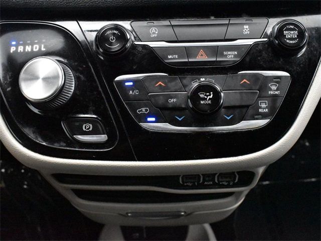 2021 Chrysler Voyager L FWD - 22953719 - 6