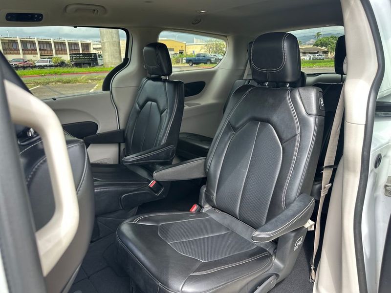 2021 Chrysler Voyager LXI - 22980612 - 14