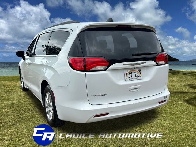 2021 Chrysler Voyager LXI - 22980612 - 4