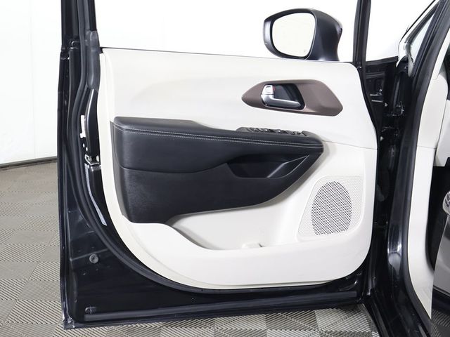 2021 Chrysler Voyager LXI - 23058500 - 17