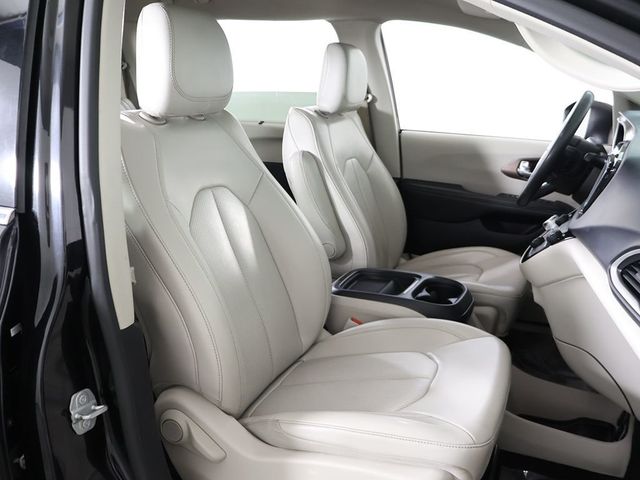 2021 Chrysler Voyager LXI - 23058500 - 24