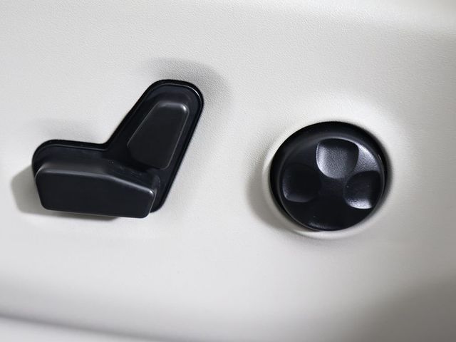 2021 Chrysler Voyager LXI - 23058500 - 25