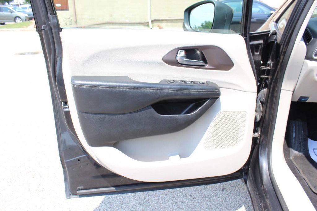 2021 Chrysler Voyager LXi 4dr Mini Van - 22881297 - 10