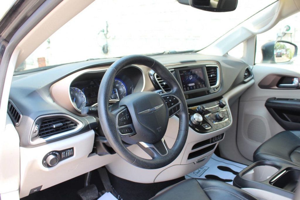 2021 Chrysler Voyager LXi 4dr Mini Van - 22881297 - 11