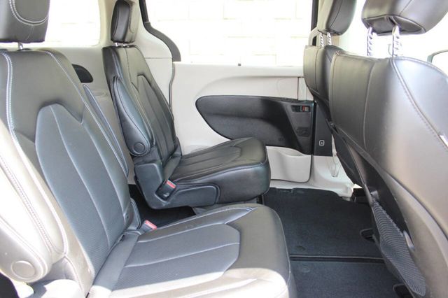 2021 Chrysler Voyager LXi 4dr Mini Van - 22881297 - 22