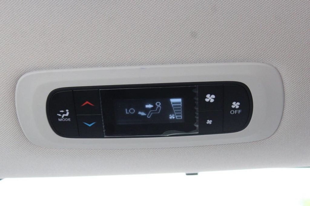 2021 Chrysler Voyager LXi 4dr Mini Van - 22881297 - 23