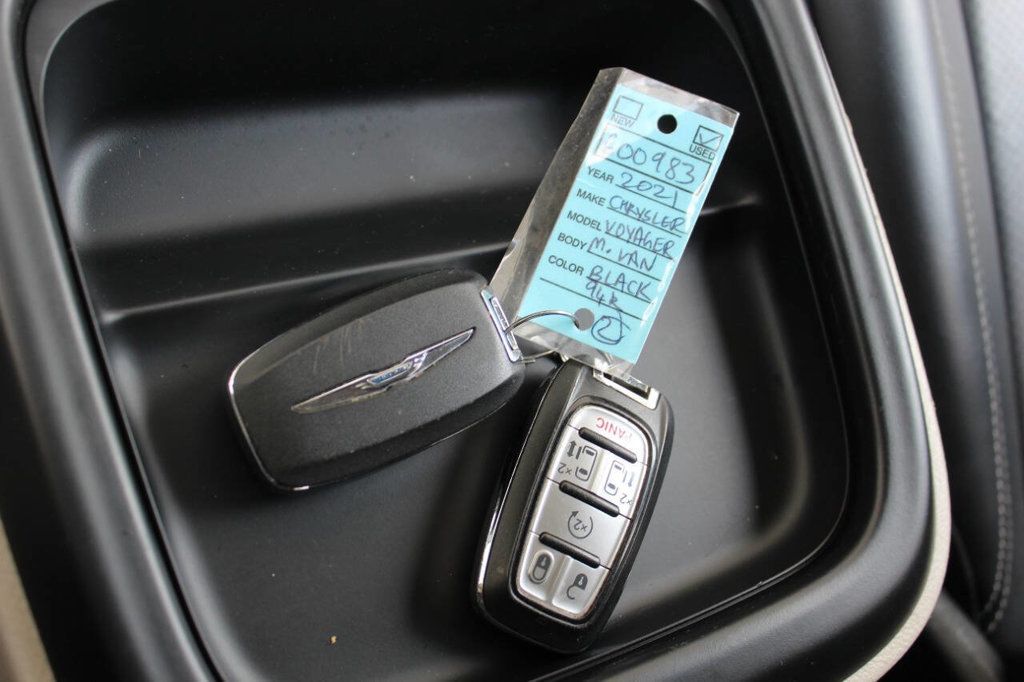 2021 Chrysler Voyager LXi 4dr Mini Van - 22881297 - 28
