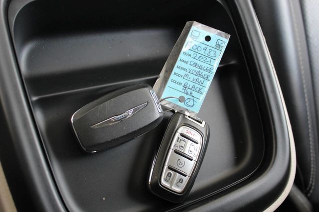 2021 Chrysler Voyager LXi 4dr Mini Van - 22881297 - 28