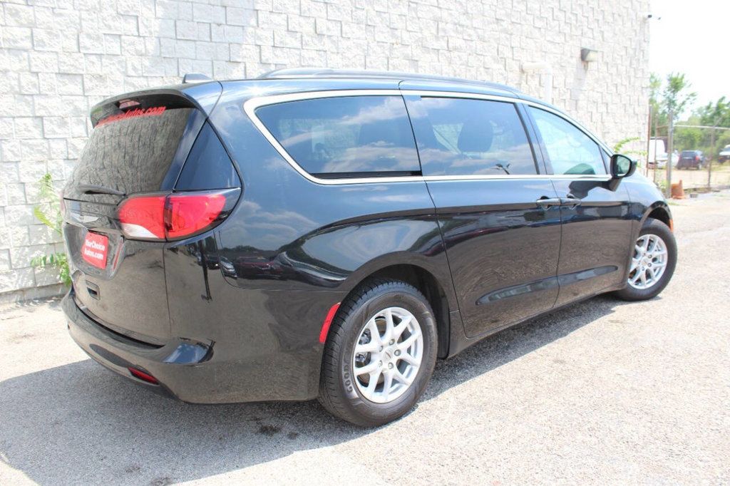 2021 Chrysler Voyager LXi 4dr Mini Van - 22881297 - 5