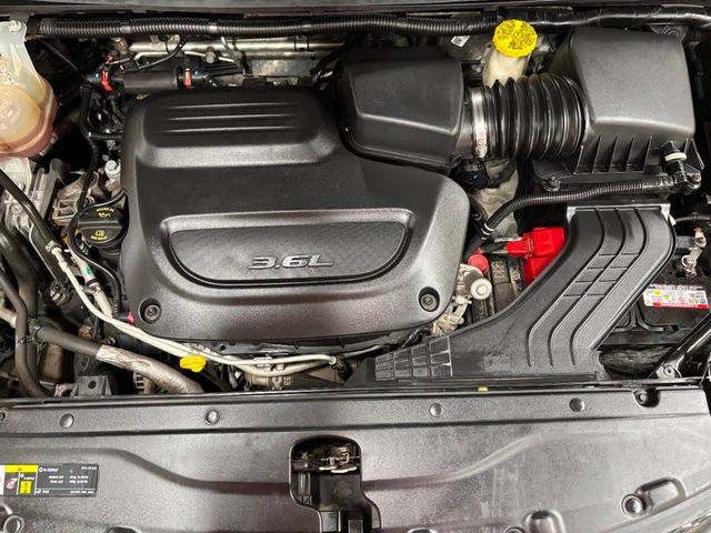 2021 Chrysler Voyager LXi 4dr Mini Van - 23036794 - 10