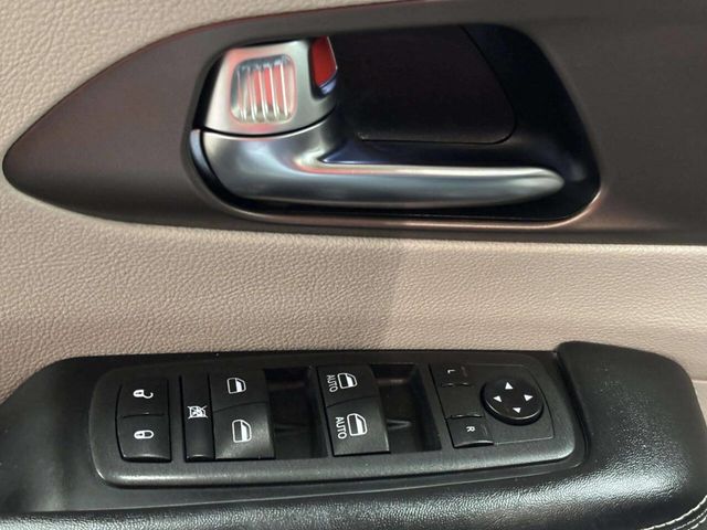 2021 Chrysler Voyager LXi 4dr Mini Van - 23036794 - 28