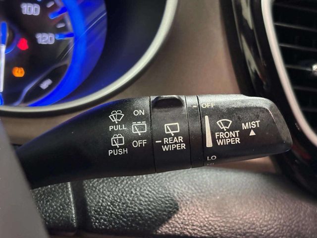 2021 Chrysler Voyager LXi 4dr Mini Van - 23036794 - 33