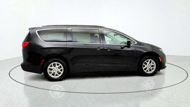 2021 Chrysler Voyager LXI FWD w/ Power Liftgate - 23100386 - 3