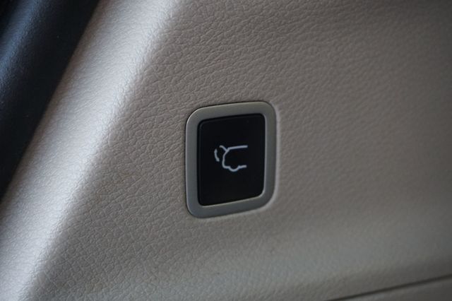 2021 Chrysler Voyager THIRD ROW SEATING, CAPTAINS CHAIRS, LEATHER SEATS, BACKUP CAMERA - 23004980 - 9