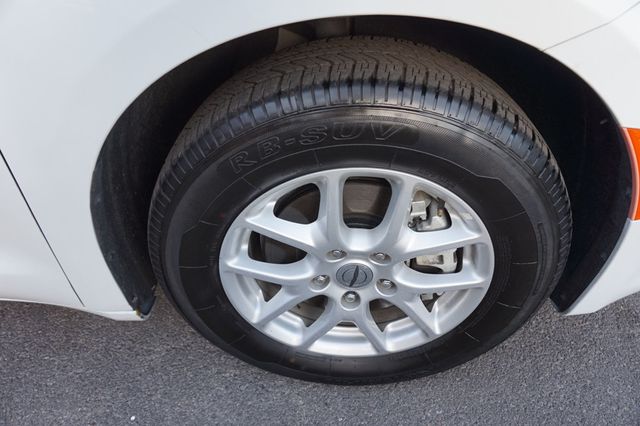 2021 Chrysler Voyager THIRD ROW SEATING, CAPTAINS CHAIRS, LEATHER SEATS, BACKUP CAMERA - 23004980 - 15