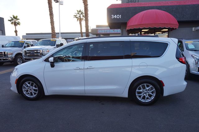 2021 Chrysler Voyager THIRD ROW SEATING, CAPTAINS CHAIRS, LEATHER SEATS, BACKUP CAMERA - 23004980 - 2