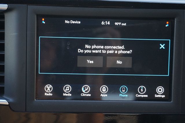 2021 Chrysler Voyager THIRD ROW SEATING, CAPTAINS CHAIRS, LEATHER SEATS, BACKUP CAMERA - 23004980 - 33