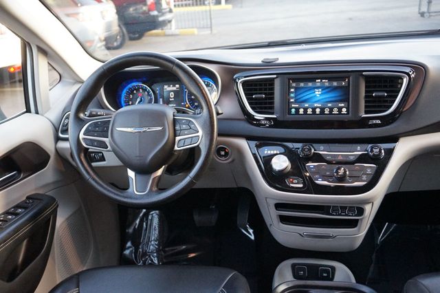 2021 Chrysler Voyager THIRD ROW SEATING, CAPTAINS CHAIRS, LEATHER SEATS, BACKUP CAMERA - 23004980 - 40