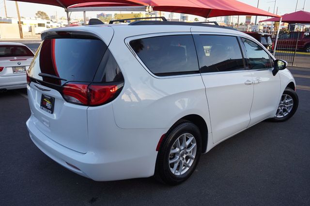 2021 Chrysler Voyager THIRD ROW SEATING, CAPTAINS CHAIRS, LEATHER SEATS, BACKUP CAMERA - 23004980 - 5