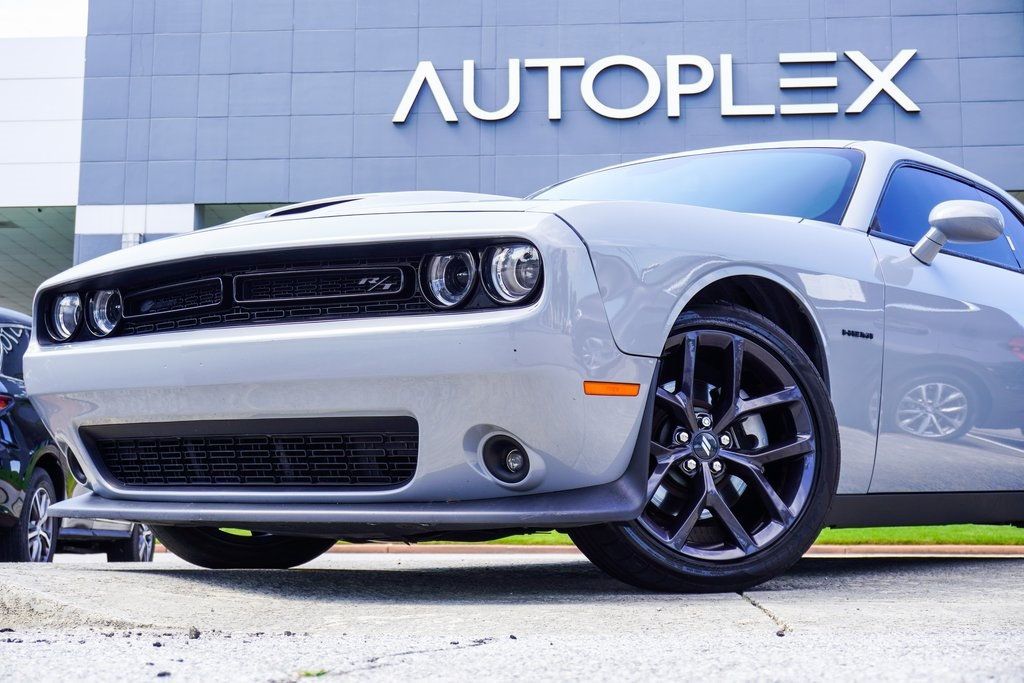 2021 Dodge Challenger R/T photo 2