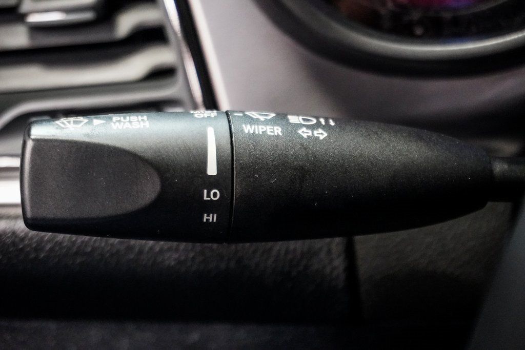 2021 Dodge Challenger R/T photo 22