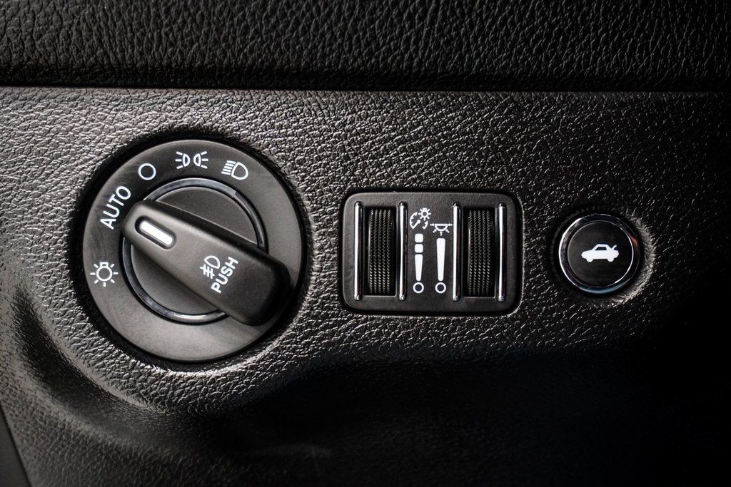 2021 Dodge Challenger R/T photo 24