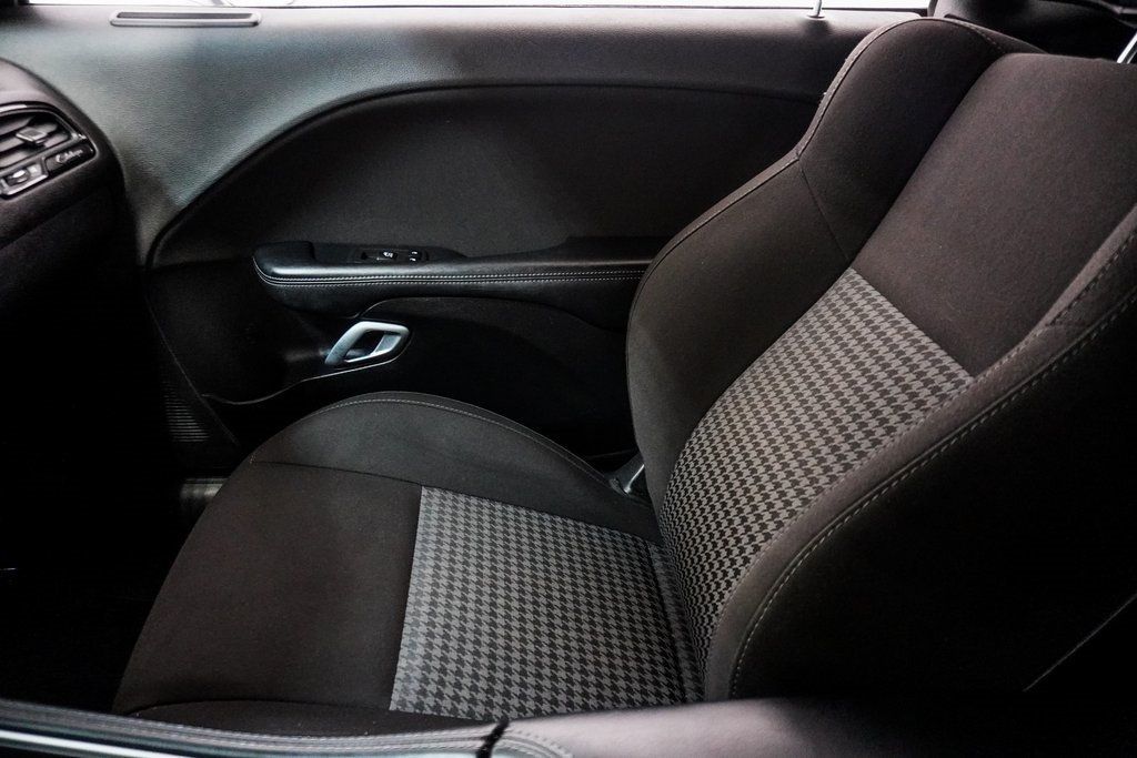 2021 Dodge Challenger R/T photo 31