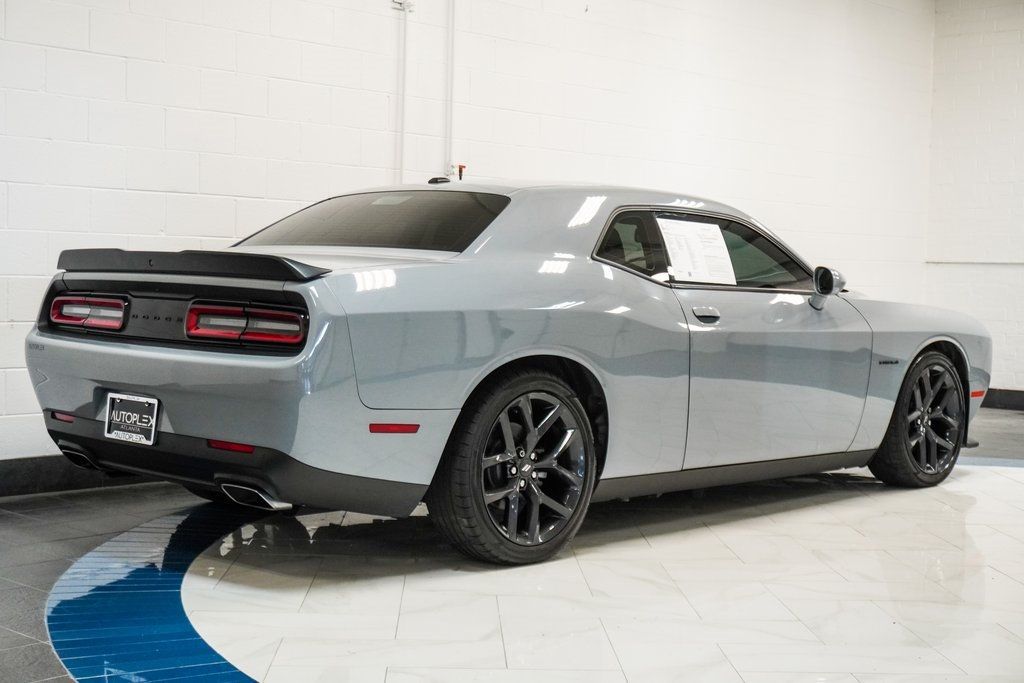 2021 Dodge Challenger R/T photo 5