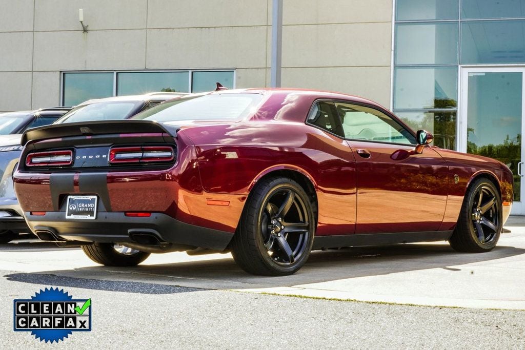 Dodge Challenger photo 12