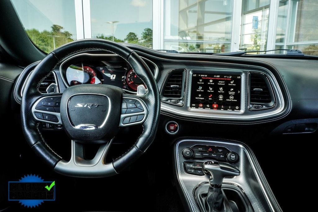 Dodge Challenger photo 17