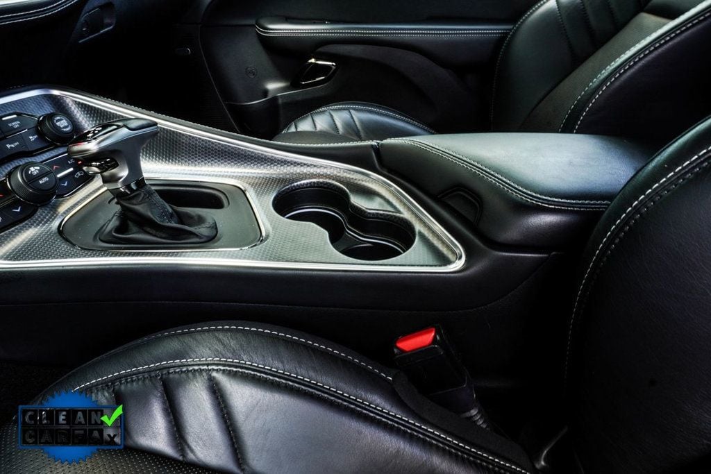Dodge Challenger photo 20