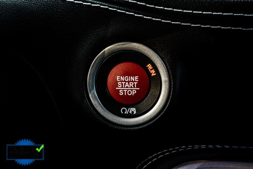 Dodge Challenger photo 24