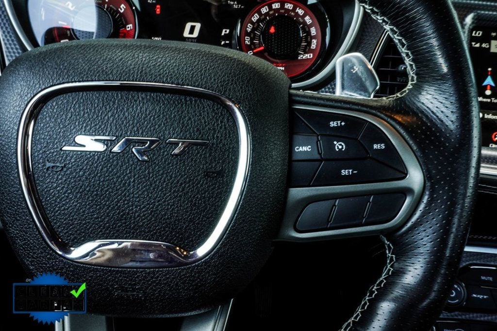 Dodge Challenger photo 29
