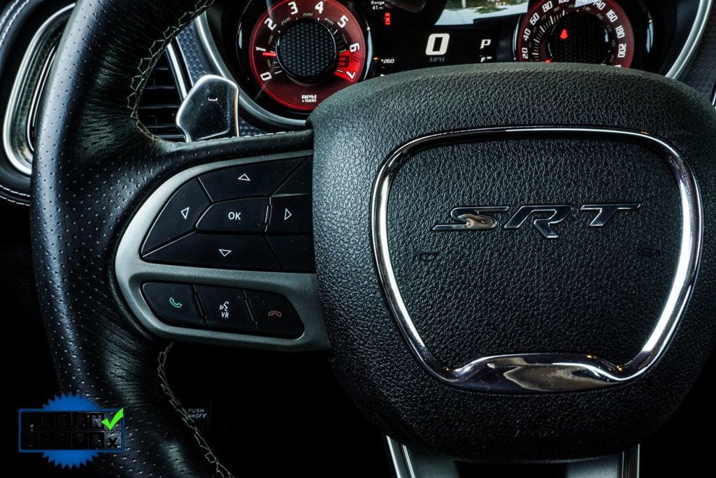 Dodge Challenger photo 30
