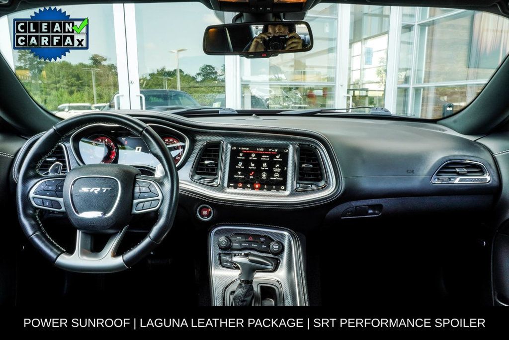 Dodge Challenger photo 5