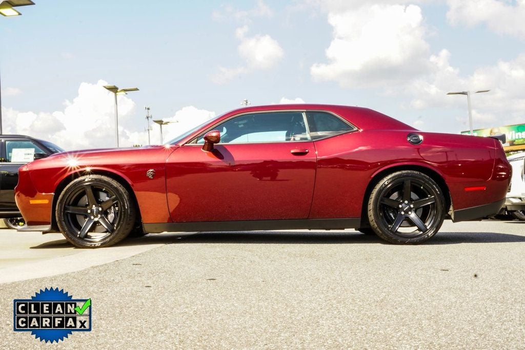 Dodge Challenger photo 9