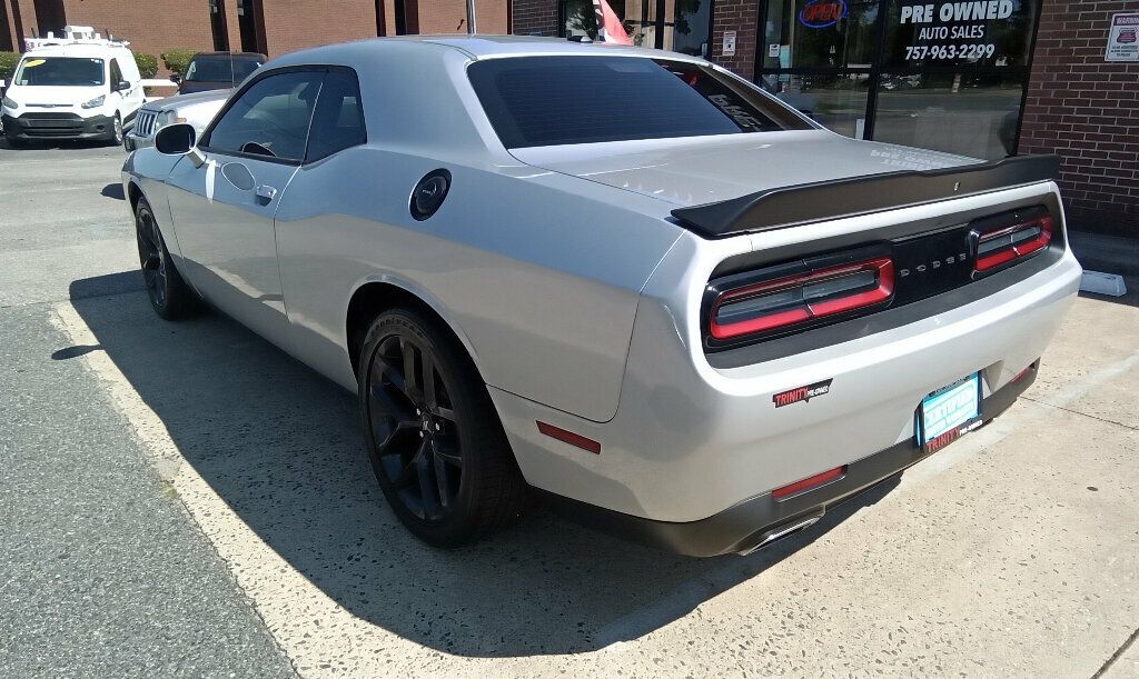 2021 Dodge Challenger SXT photo 2