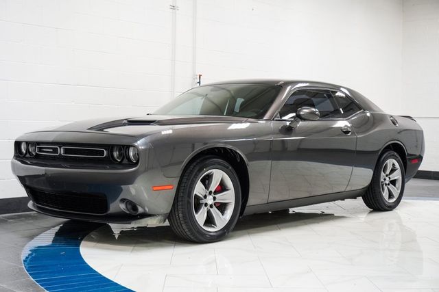 2021 Dodge Challenger SXT photo 3