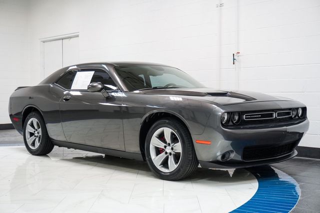 2021 Dodge Challenger SXT photo 4