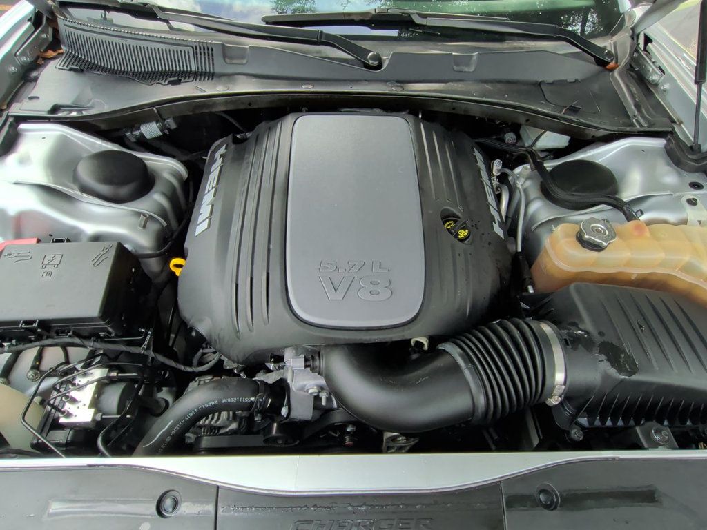 Dodge Charger R/T RWD photo 11