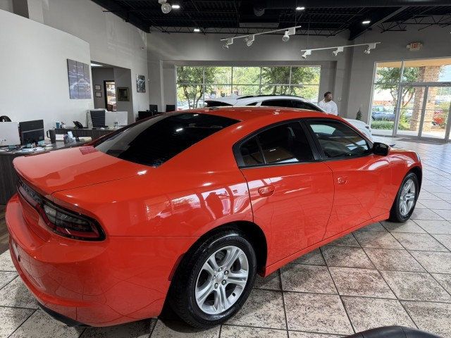 2021 Dodge Charger SXT photo 4