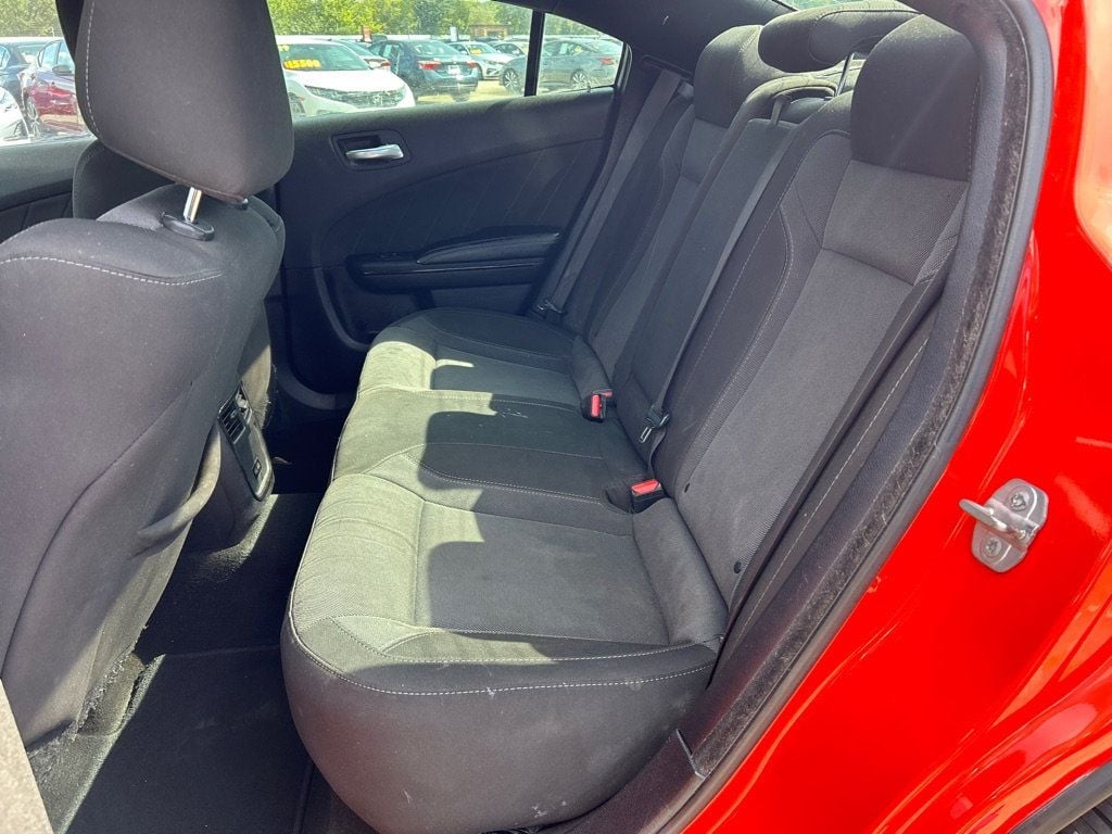 2021 Dodge Charger SXT photo 7