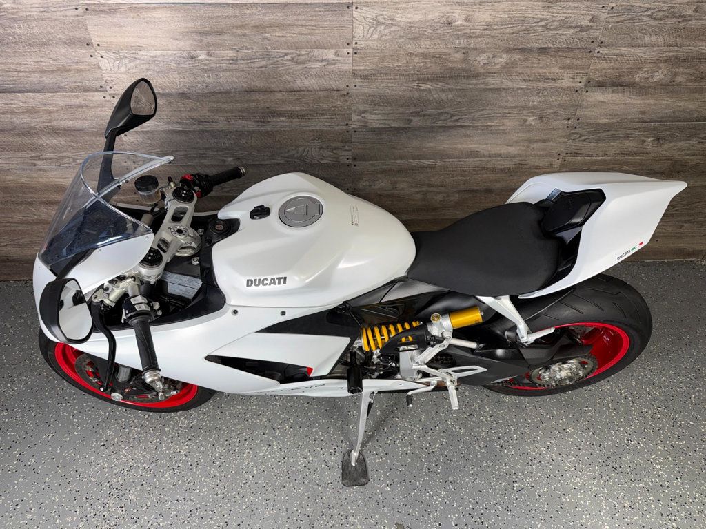 2021 Ducati Panigale V2 LOW MILES! - 23022197 - 15