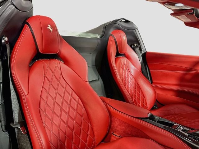 2021 Ferrari 812 GTS Base - 23068635 - 1