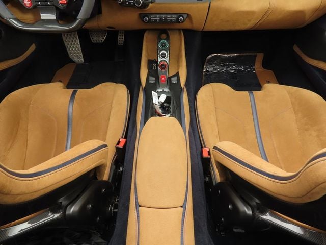 2021 Ferrari 812 GTS Convertible - 22958472 - 23