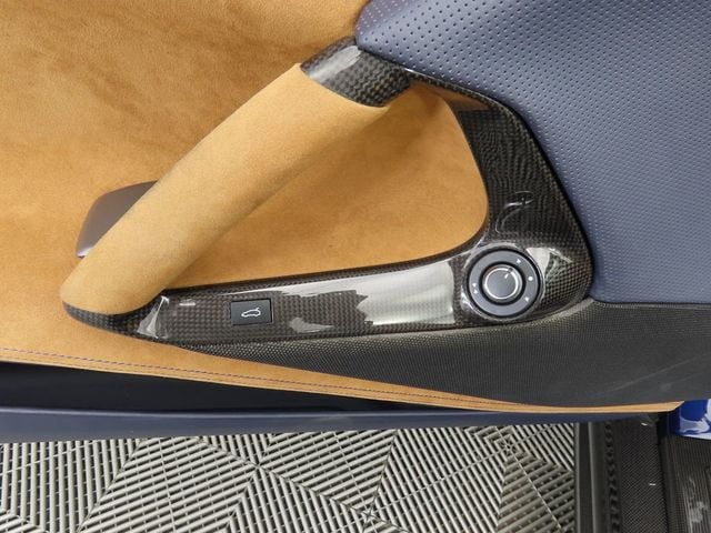 2021 Ferrari 812 GTS Convertible - 22995244 - 28