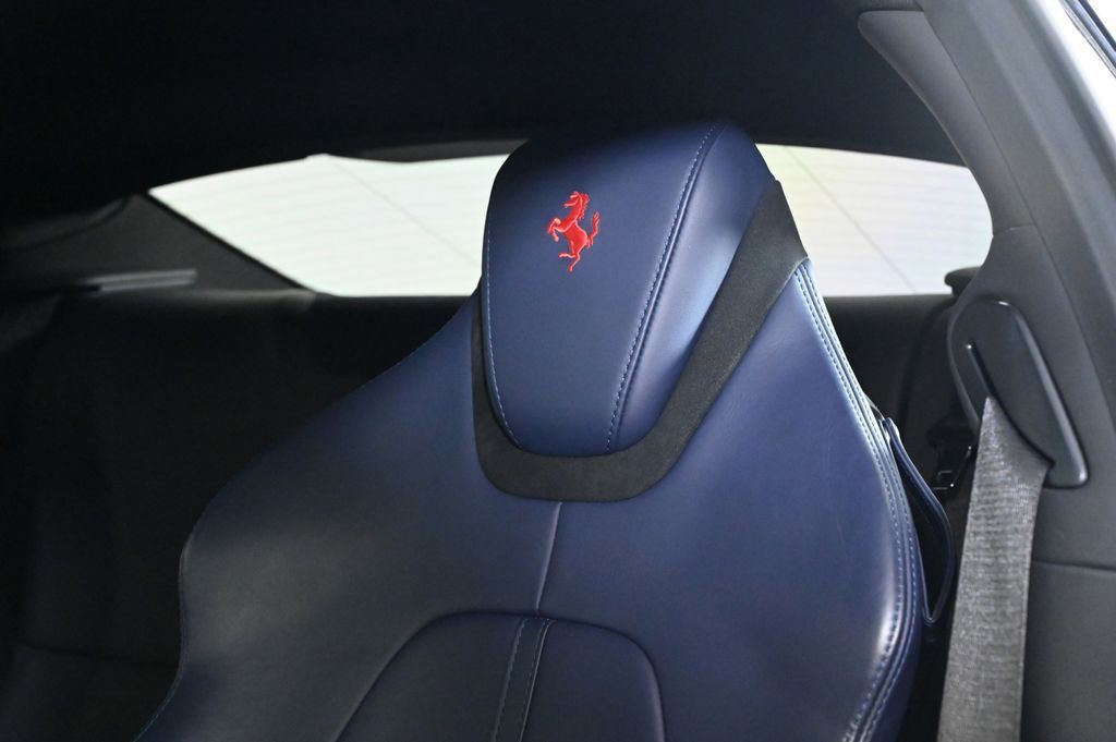 2021 Ferrari Roma Base - 22978888 - 20