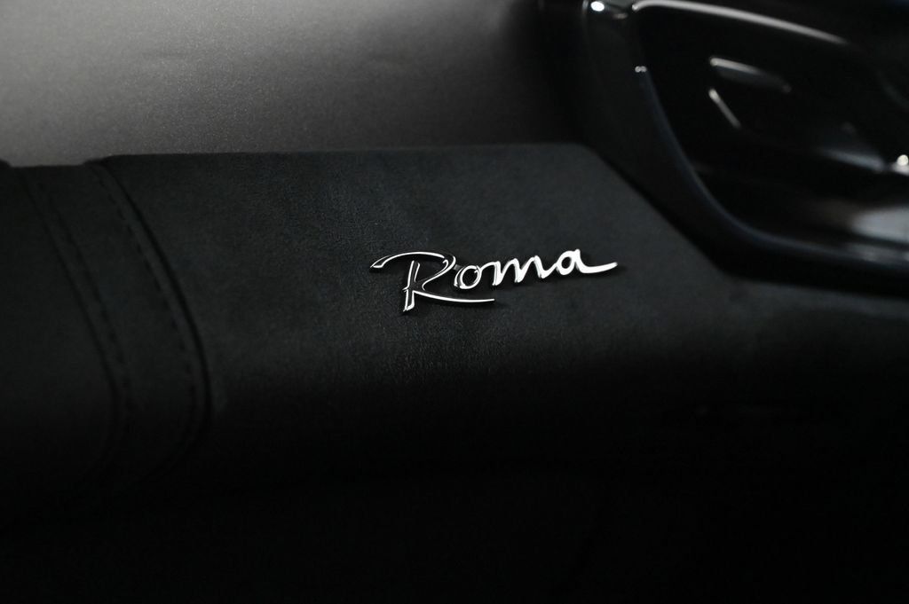 2021 Ferrari Roma Base - 22978888 - 25